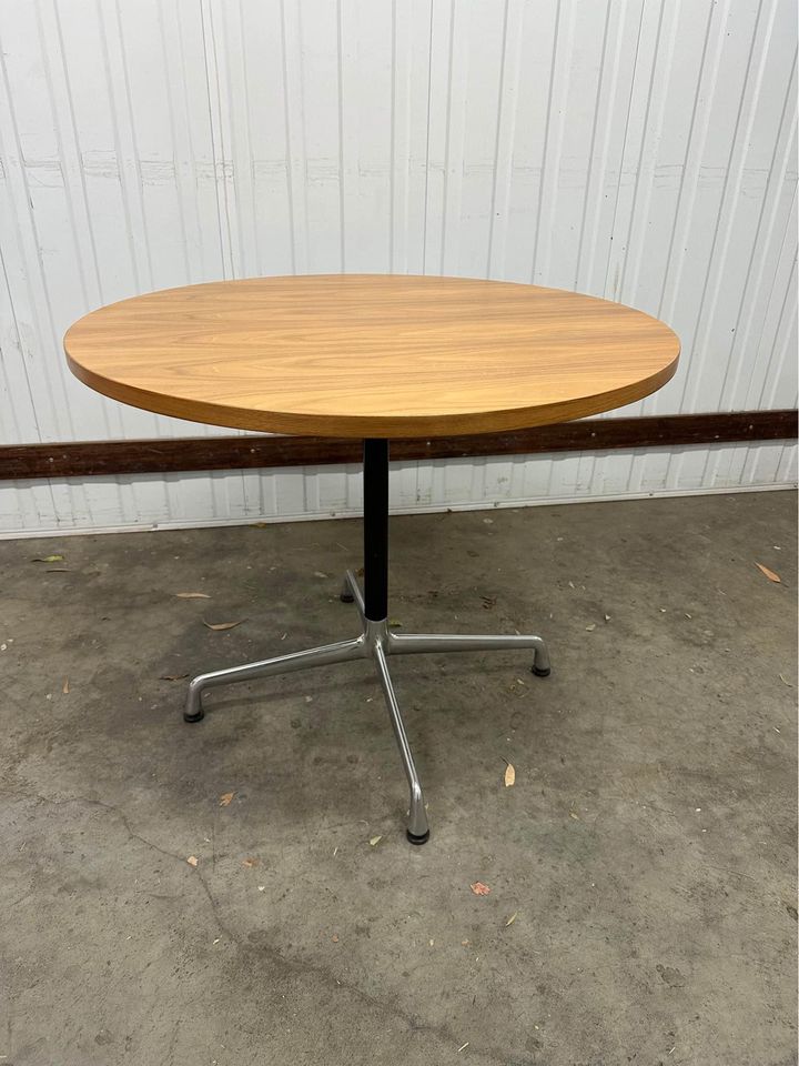 Herman miller best sale round dining table