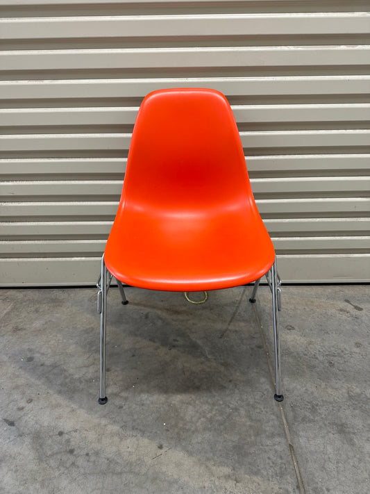 Eames Plastic Side Chair DSS RE - Chromed Base - Orange/Red