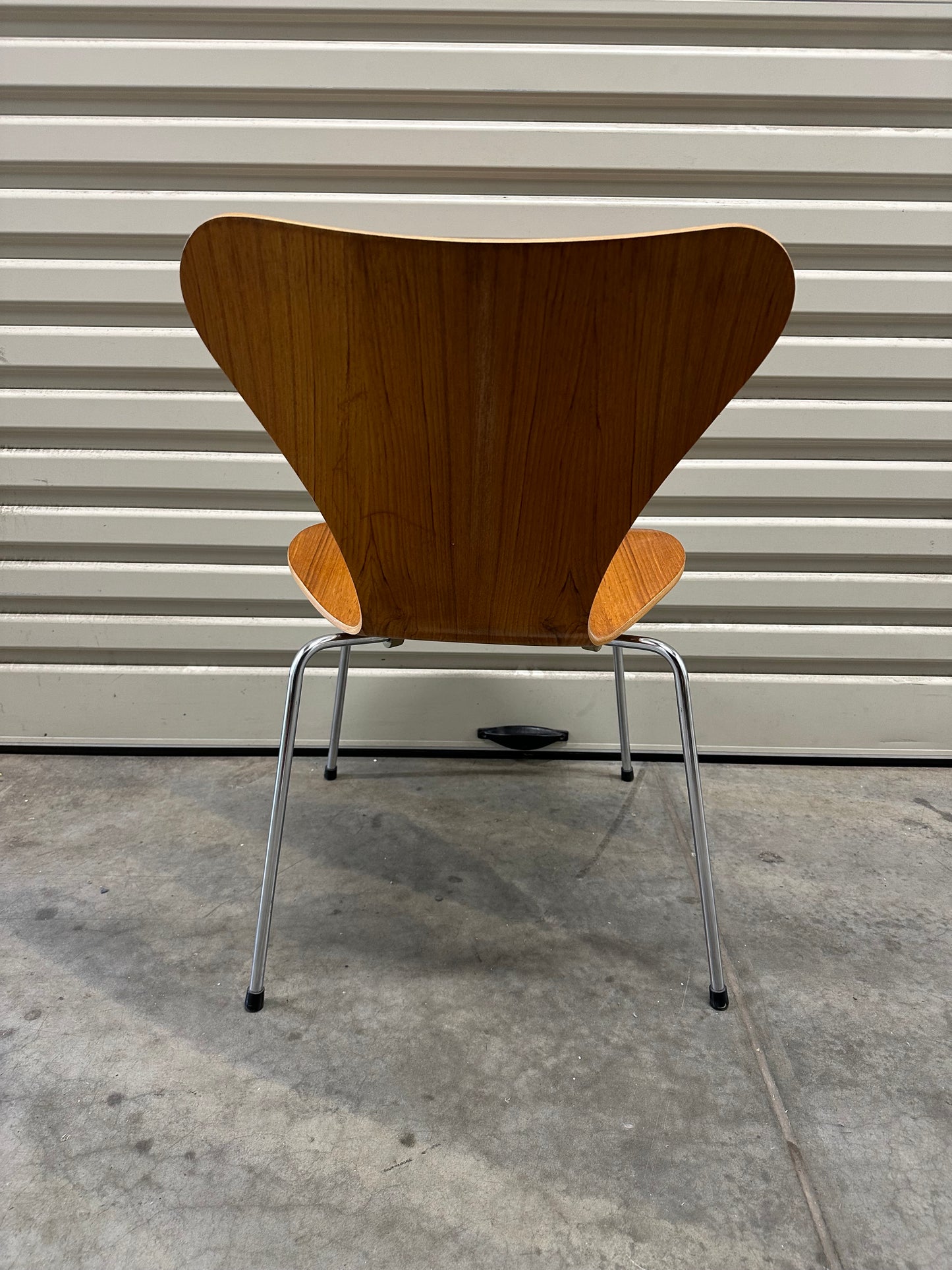 Series 7 chairs by Arne Jacobsen for Fritz Hansen