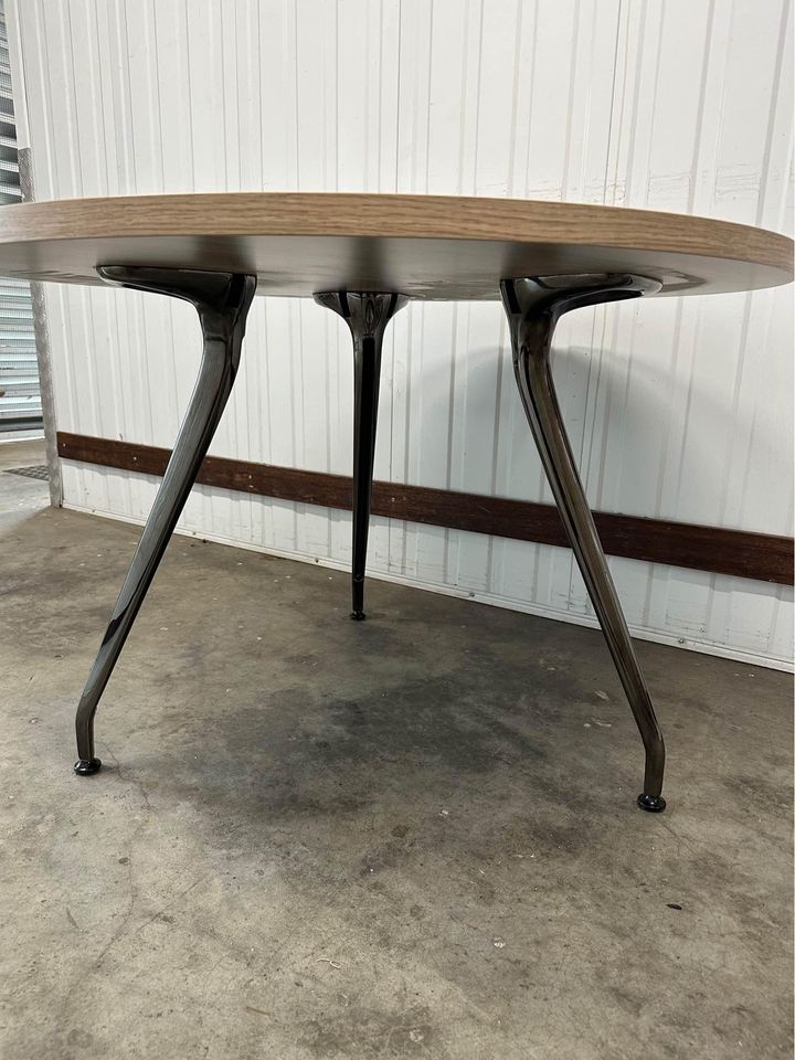 Oak coloured Round meeting table