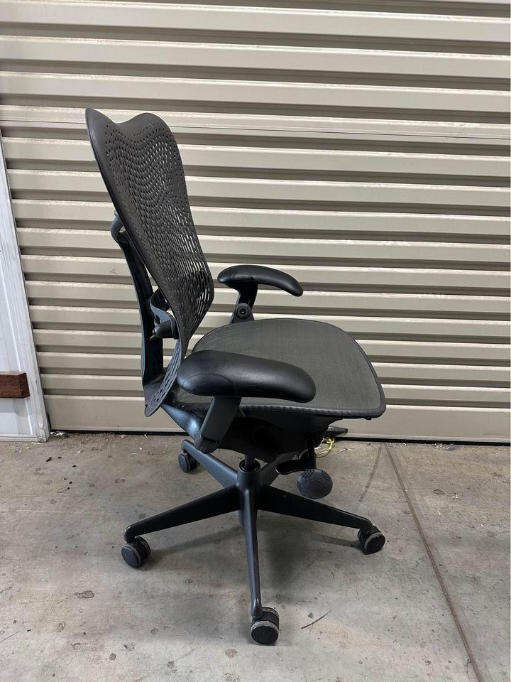 Herman Miller Mirra Office Chair with Armrest - Graphite