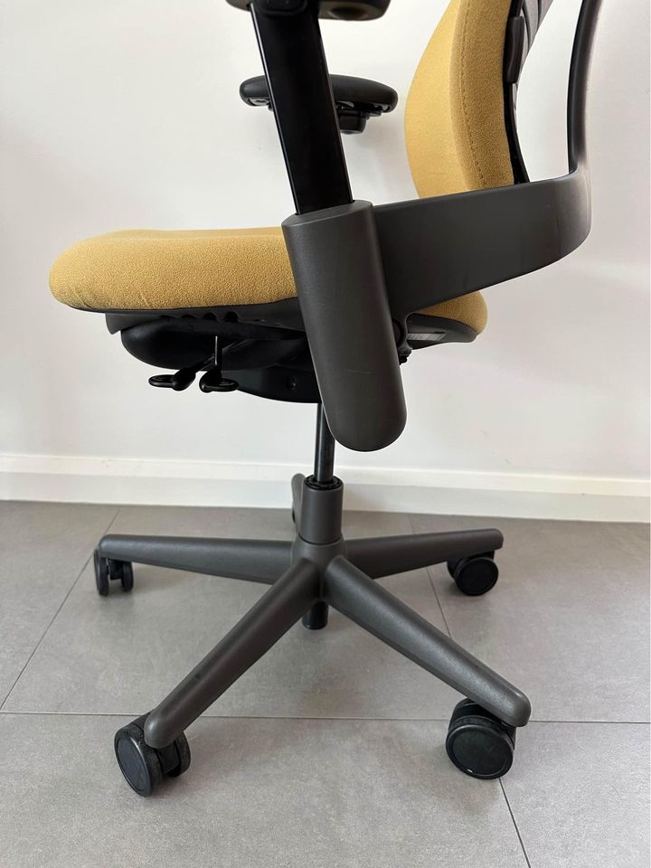 Steelcase Leap V1 Chair with Armrests - Yellow