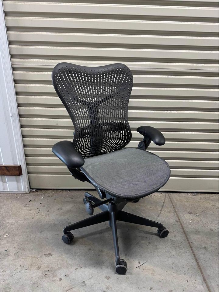 Herman Miller Mirra Office Chair with Armrest - Graphite – Enjoy Seconds