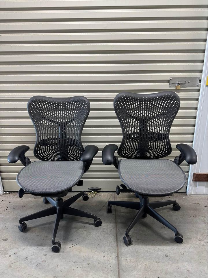 Herman Miller Mirra Office Chair with Armrest - Graphite