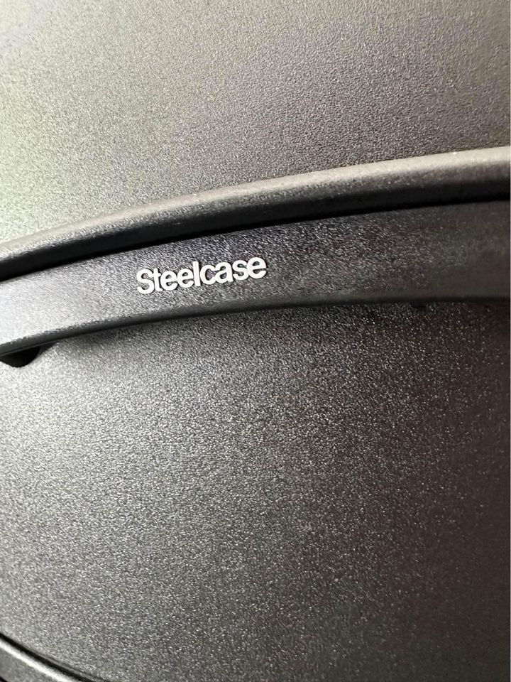 Steelcase Leap V2 ergonomic chair - Black colour