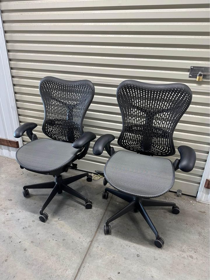 Herman Miller Mirra Office Chair with Armrest - Graphite