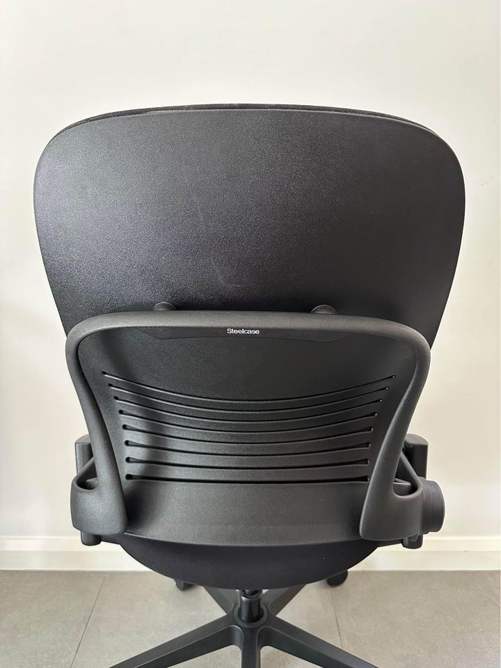 Steelcase Leap V2 ergonomic chair - Black colour