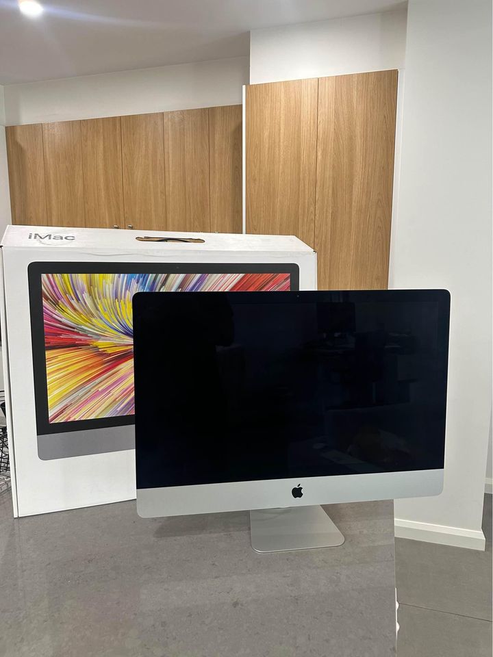 Custom Build 2020 Apple 27 inch iMac 3.6GHz i9 10 Core, 32GB RAM, 16GB Graphics, 500GB SSD