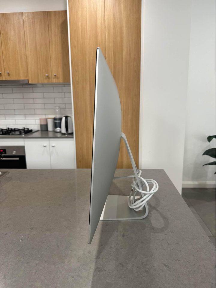 2019 Apple iMac 27 inch 3.1GHz 6 core, 40GB RAM, 1TB HDD