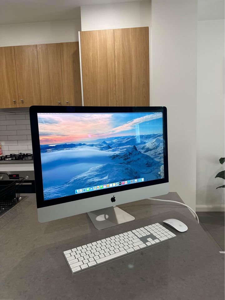 Custom Build 2020 Apple 27 inch iMac 3.6GHz i9 10 Core, 32GB RAM, 16GB Graphics, 500GB SSD