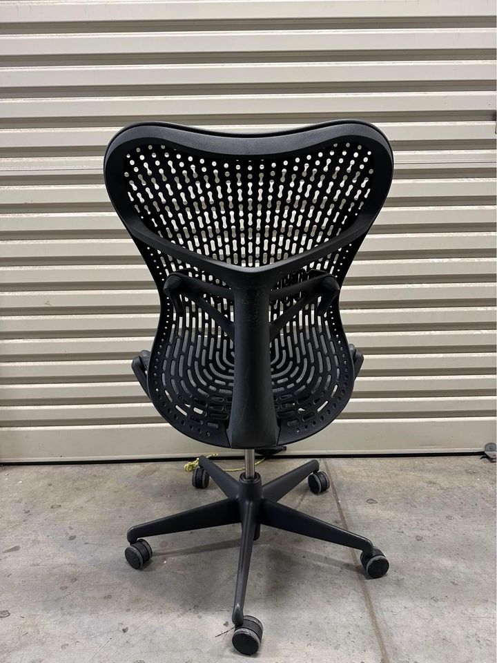 Herman Miller Mirra 2 Triflex Office Chair - No Arms