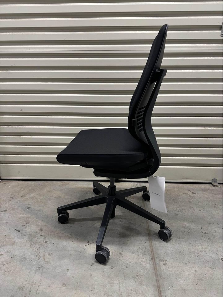 New Steelcase Gestures (Armless) - Black