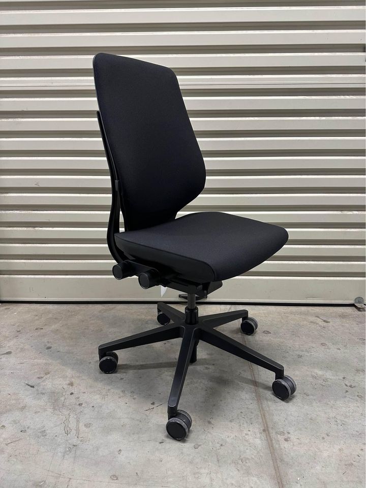 New Steelcase Gestures (Armless) - Black