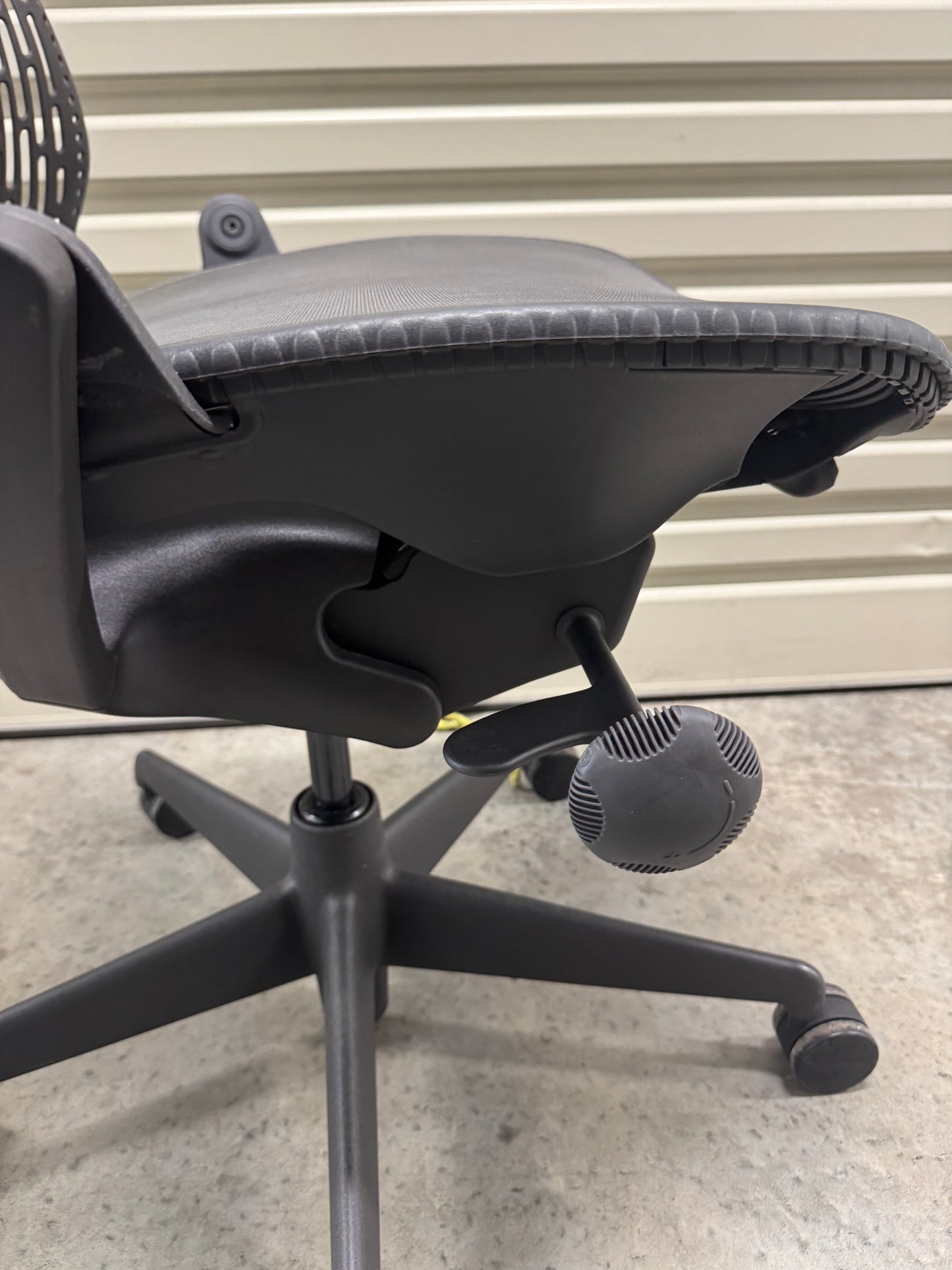 Herman Miller Mirra Office Chair no Arms - Graphite