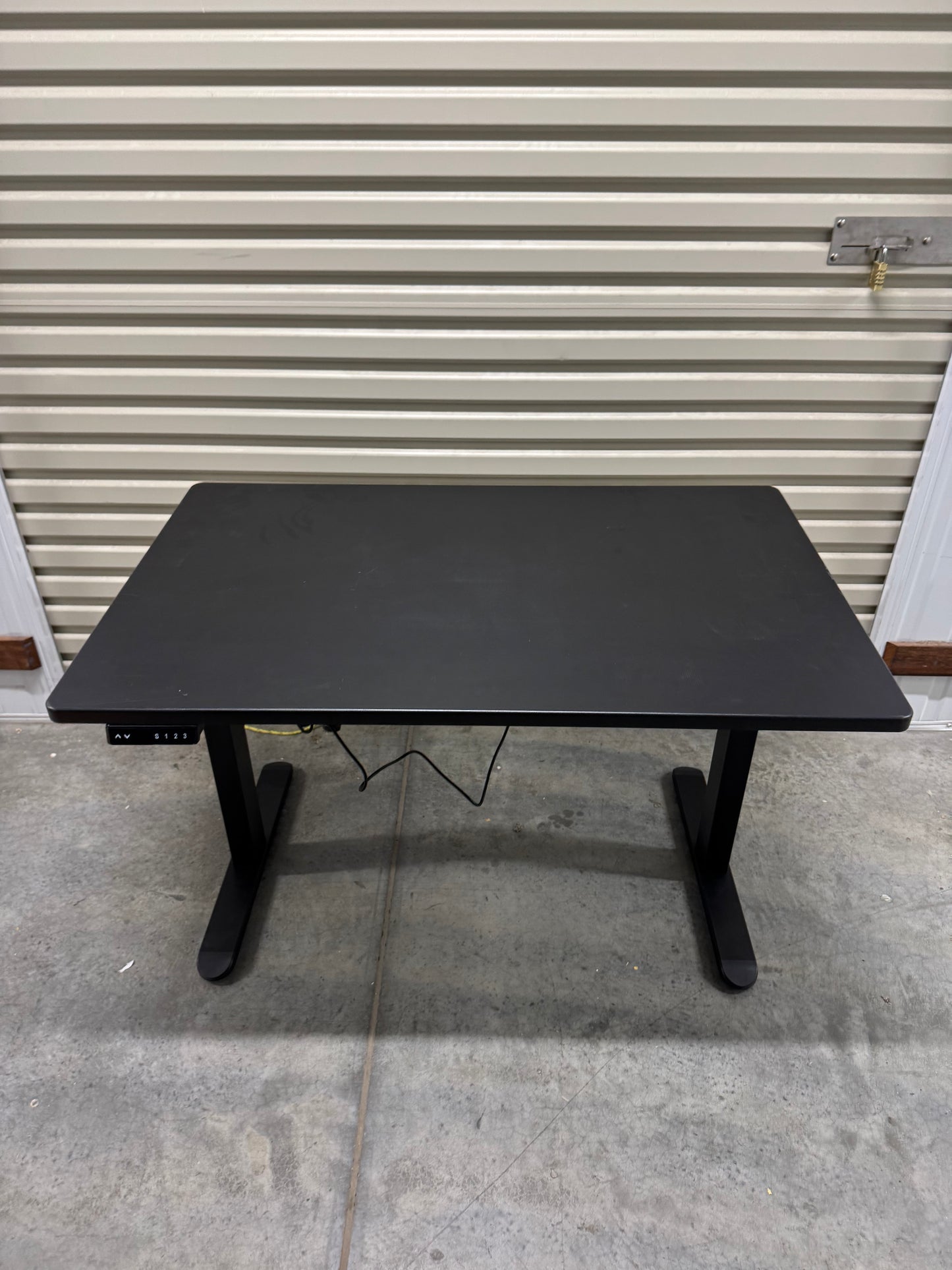 New Standing Desk Black base / Black table top 1200 x 750