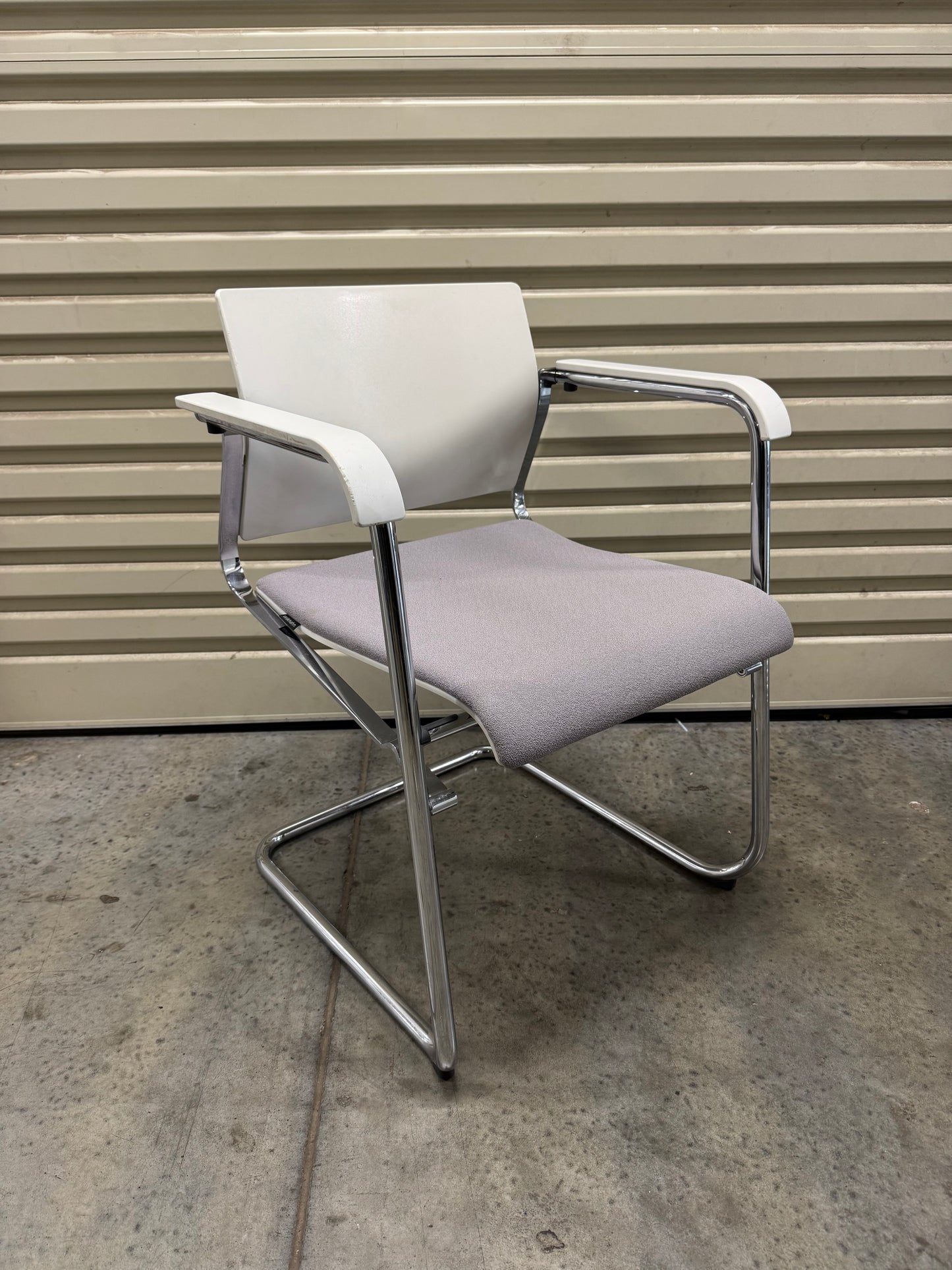 287/81 Modus Conference room Cantilever chair by Wilkhahn