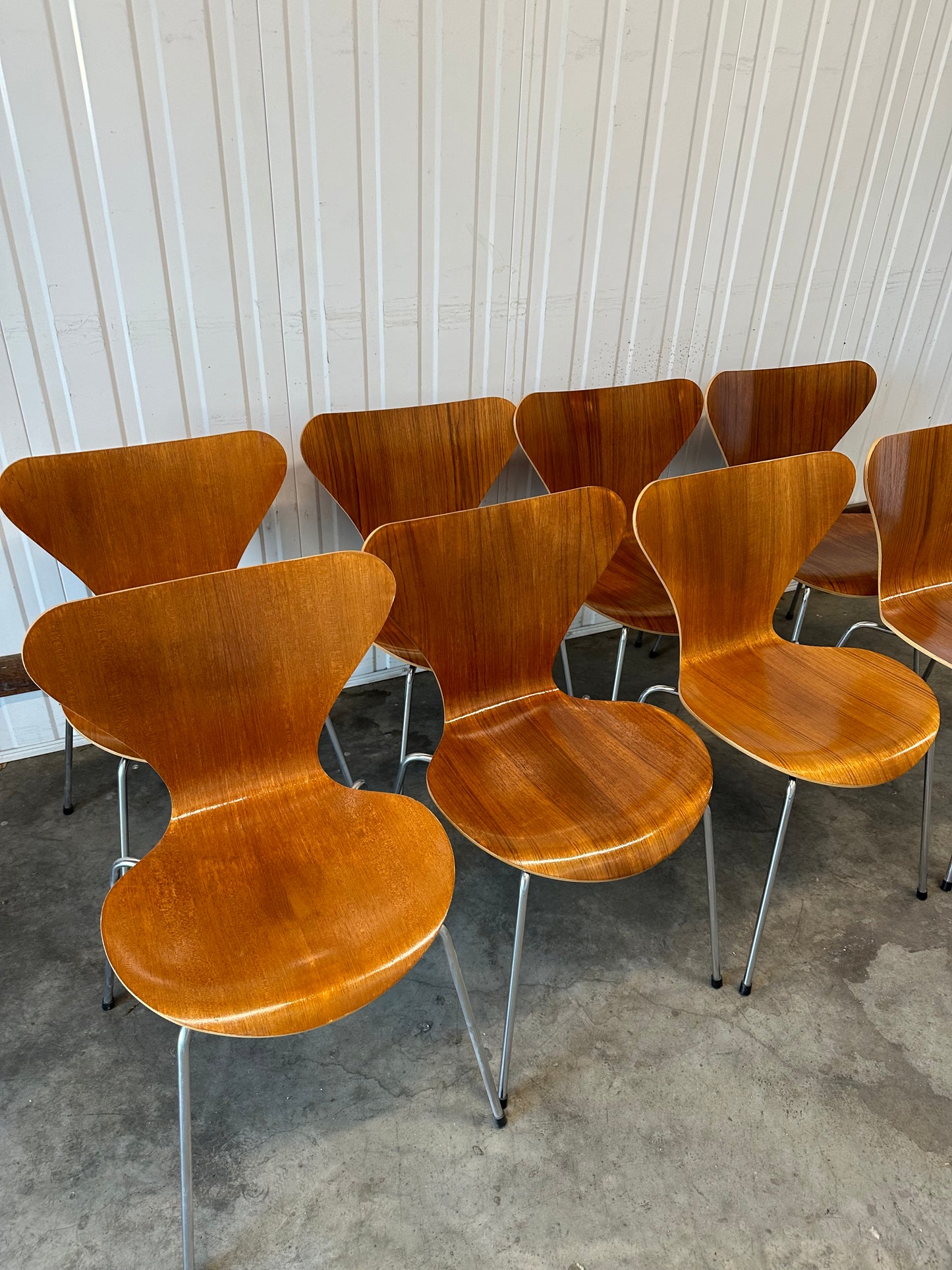 Series 7 chairs by Arne Jacobsen for Fritz Hansen