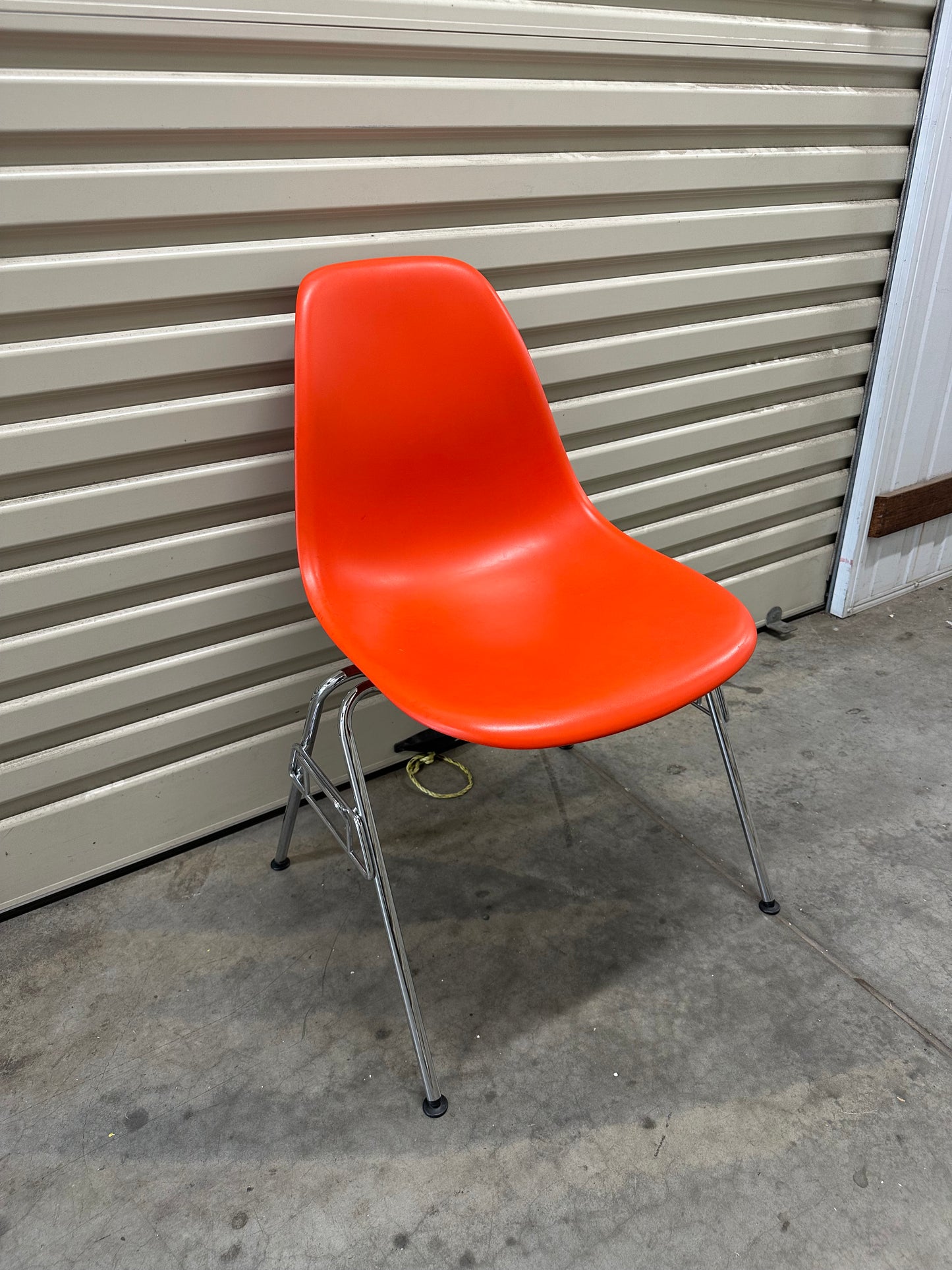 Eames Plastic Side Chair DSS RE - Chromed Base - Orange/Red