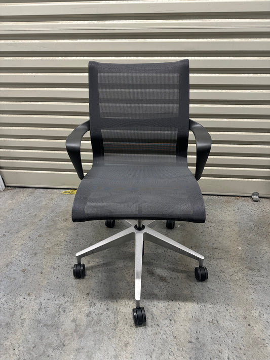 Herman Miller Setu - Graphite