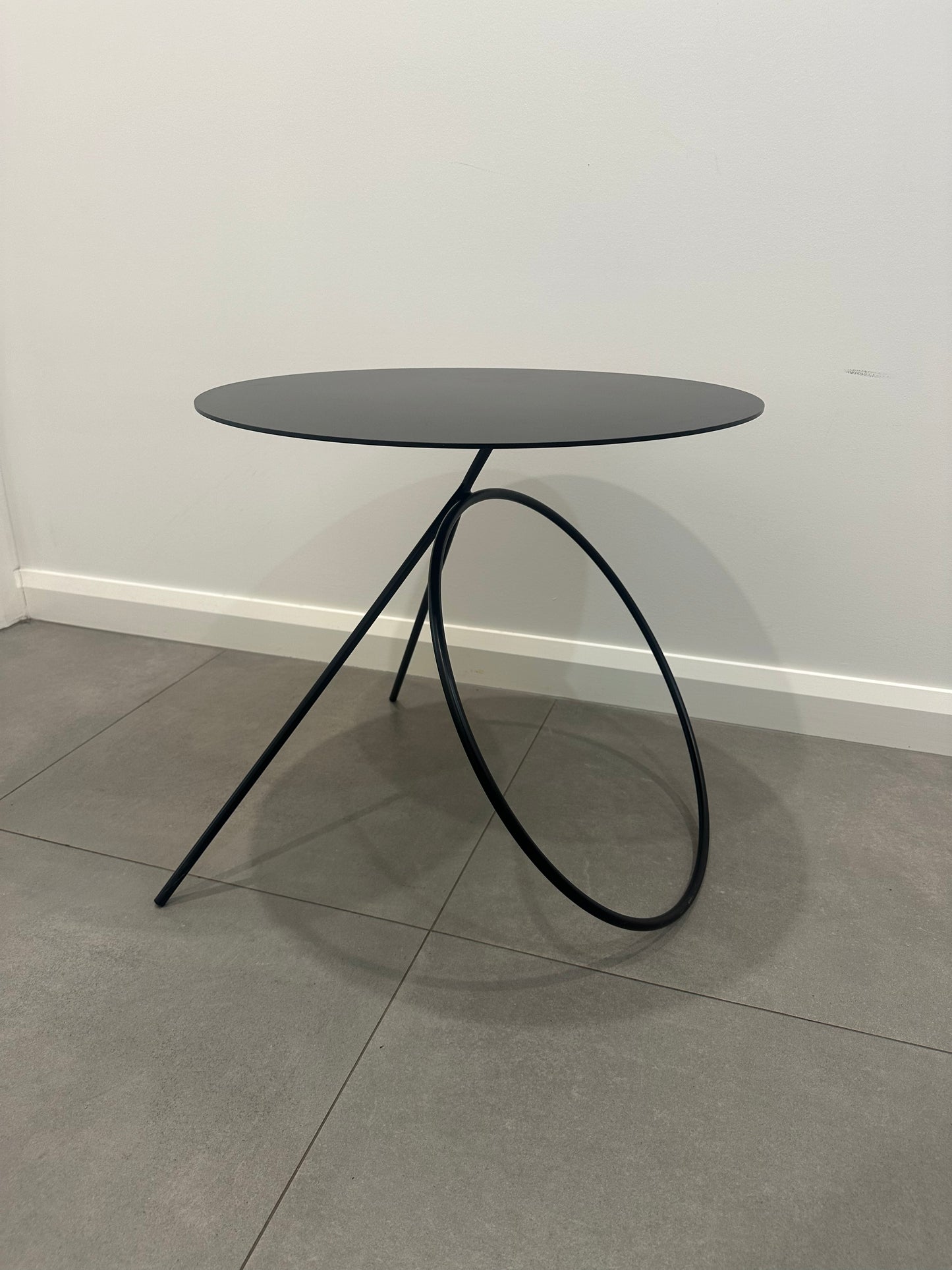 Bamba Sculpture Table, Black by Pedro Paulo-Venzon for Viccarbe