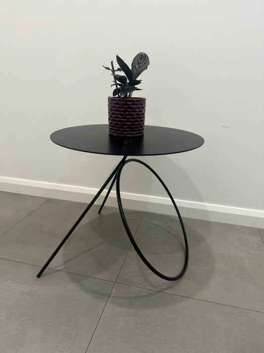 Bamba Sculpture Table, Black by Pedro Paulo-Venzon for Viccarbe