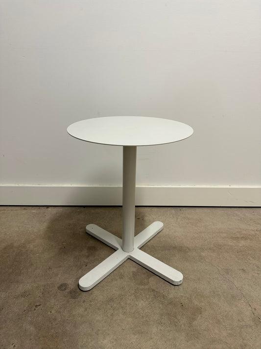 Mobles 114 Barcelona Hulot table by Joan Gaspar - White