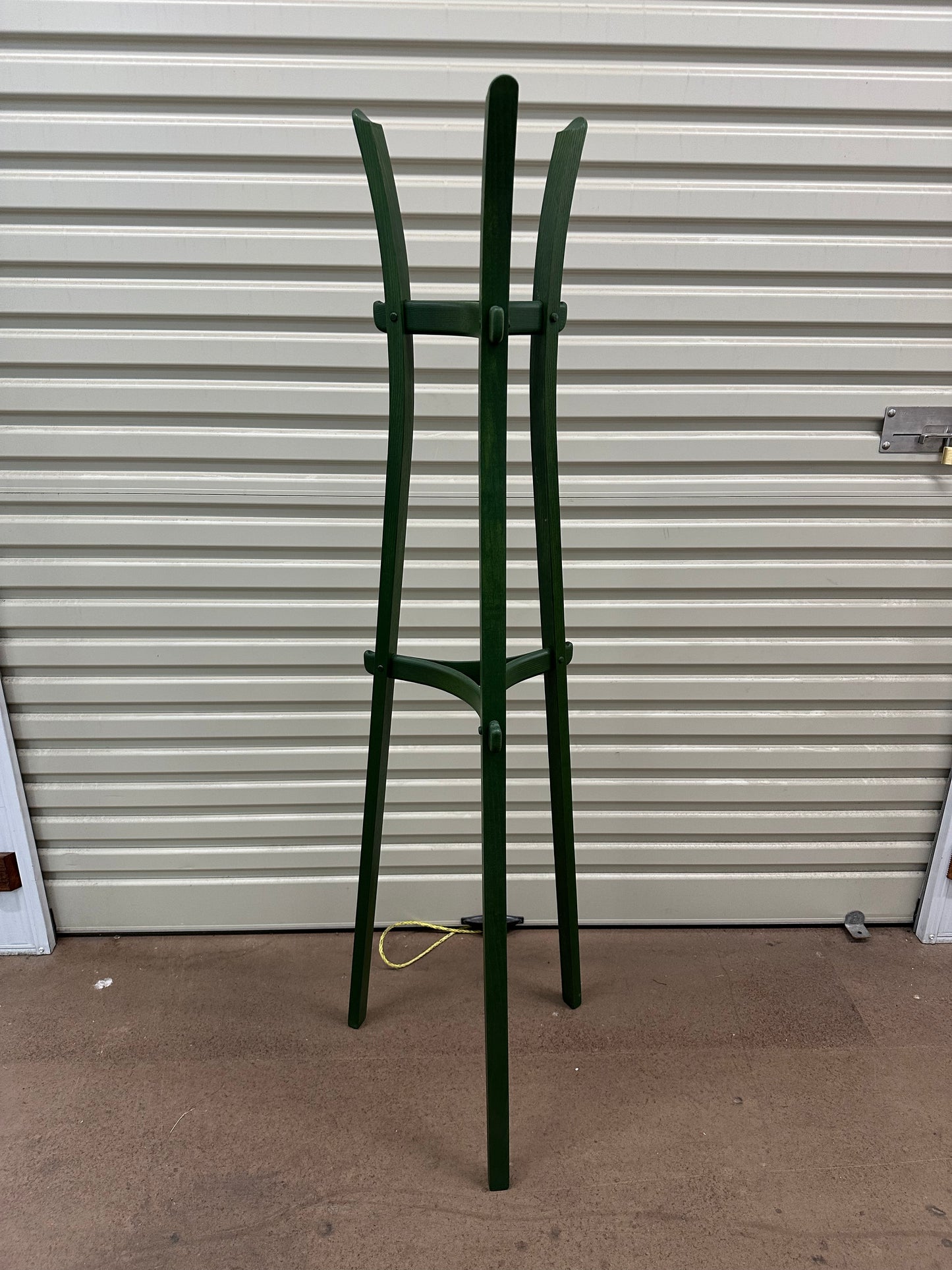 Leek coat stand by Mentsen - Green