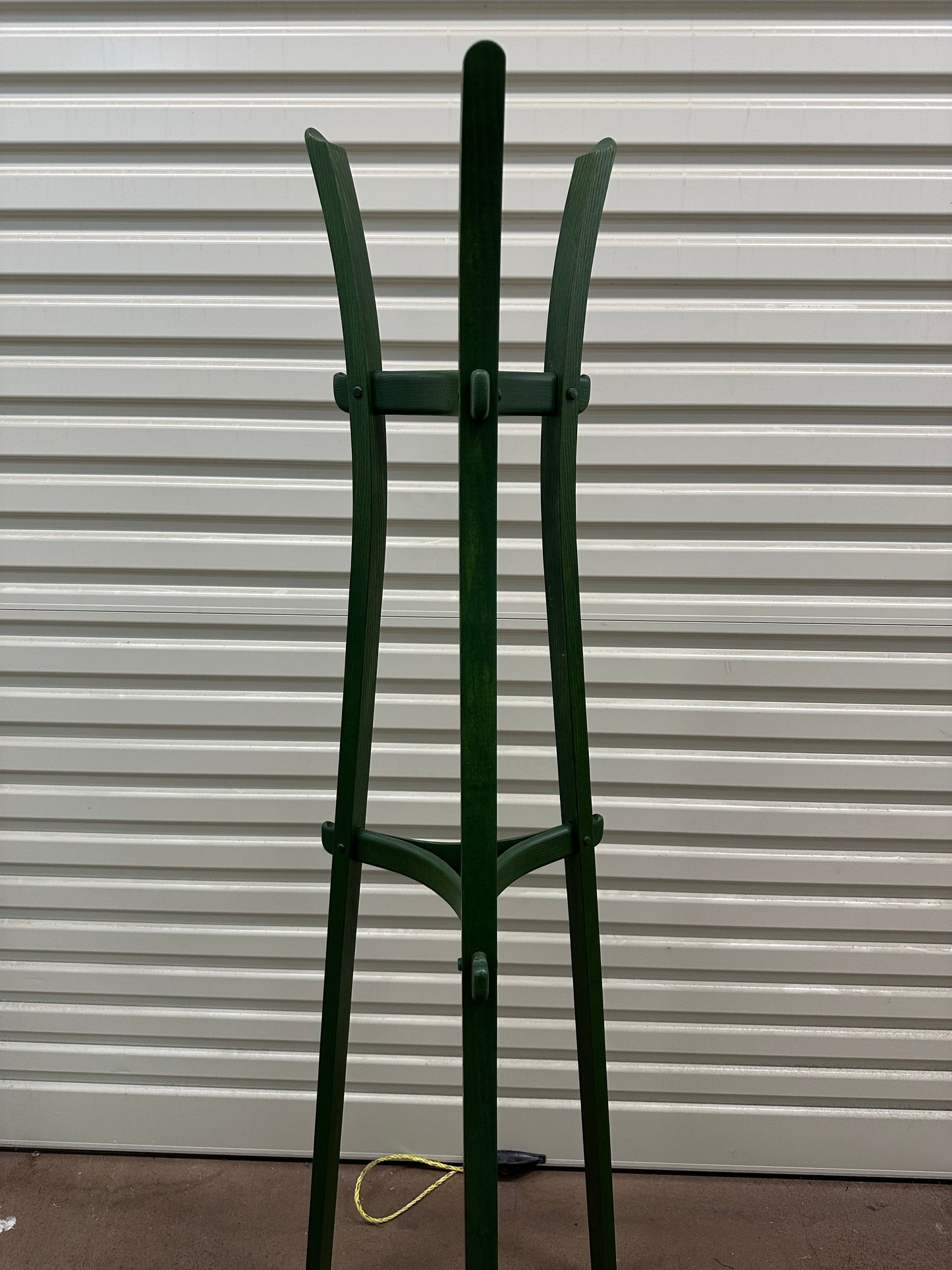 Leek coat stand by Mentsen - Green