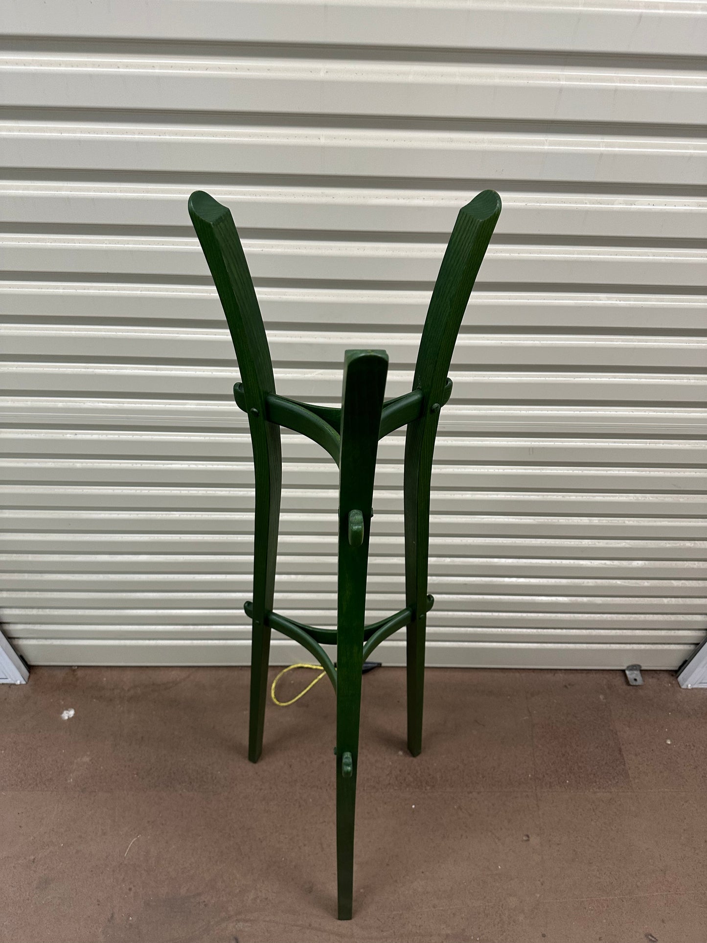 Leek coat stand by Mentsen - Green