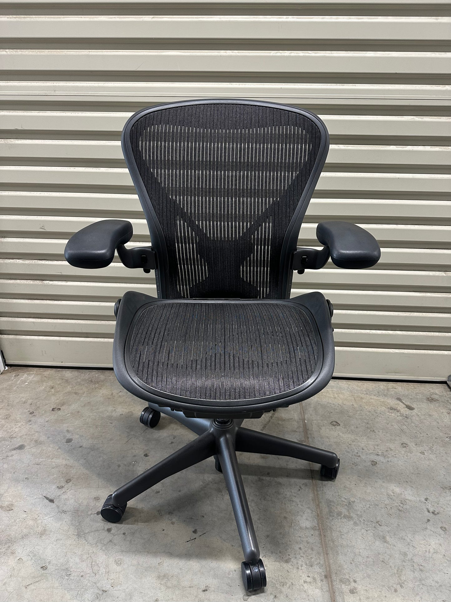 Herman Miller Aeron with Armrest - Posture fit (Size B)