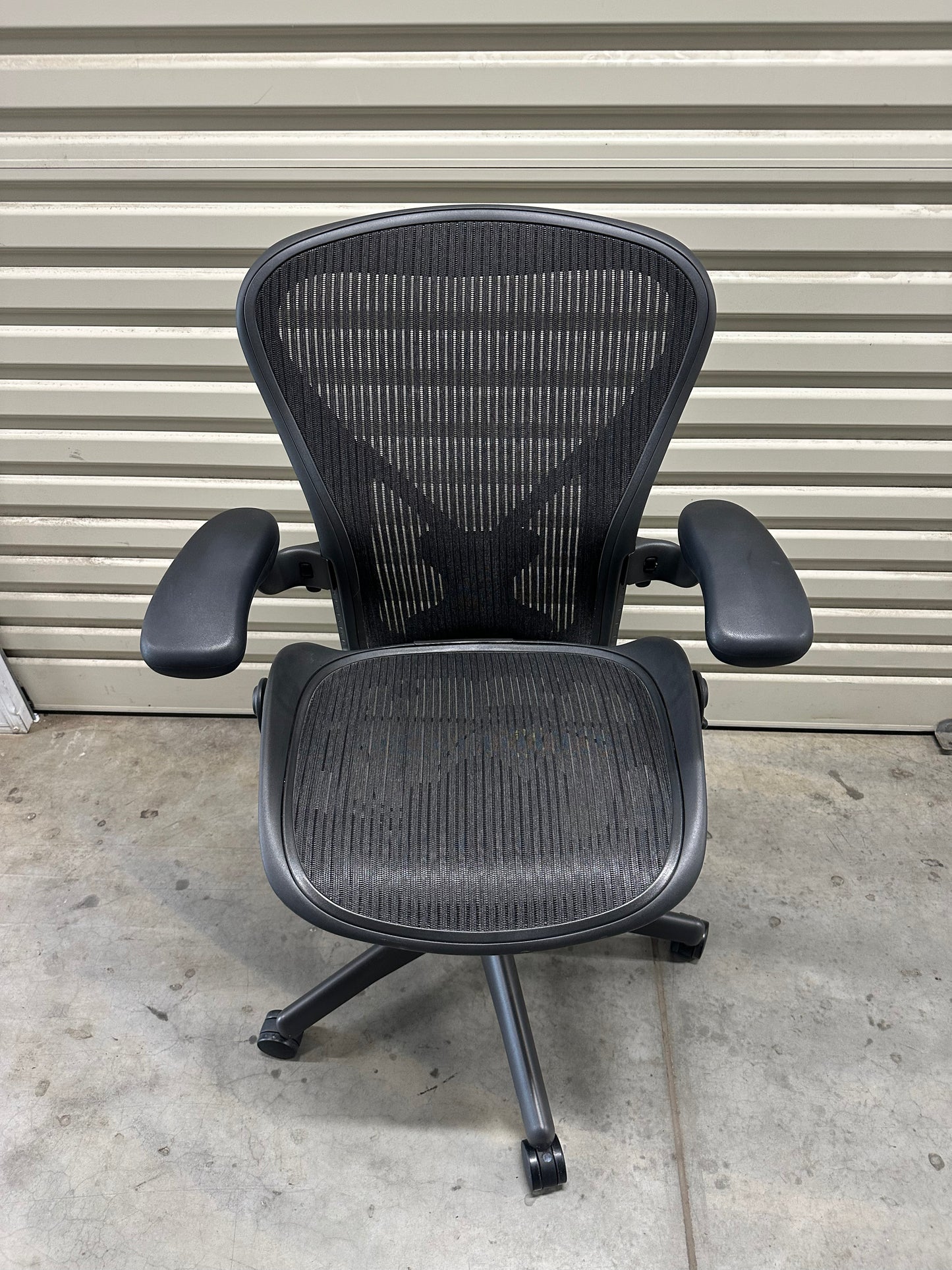 Herman Miller Aeron with Armrest - Posture fit (Size B)