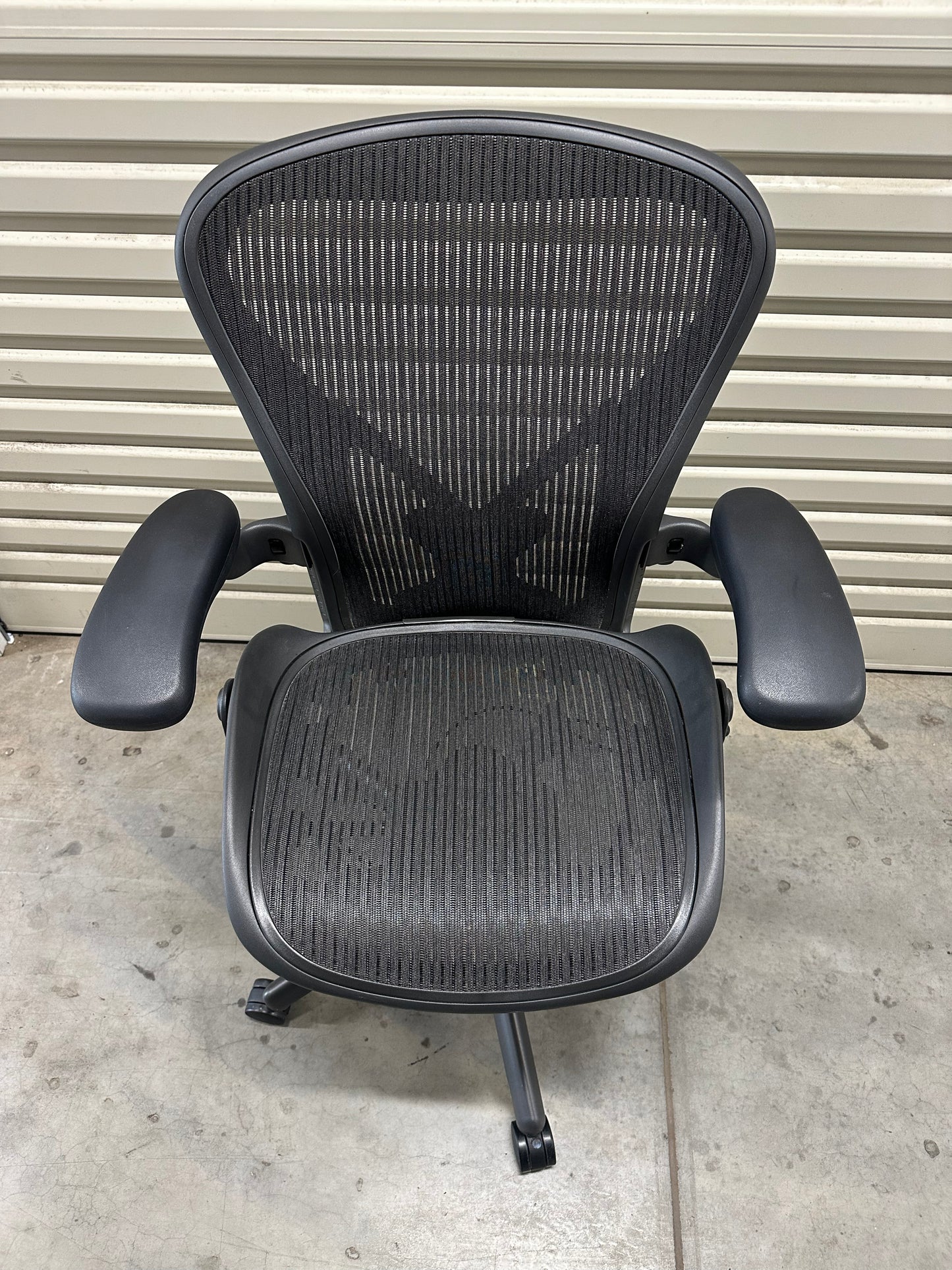 Herman Miller Aeron with Armrest - Posture fit (Size B)