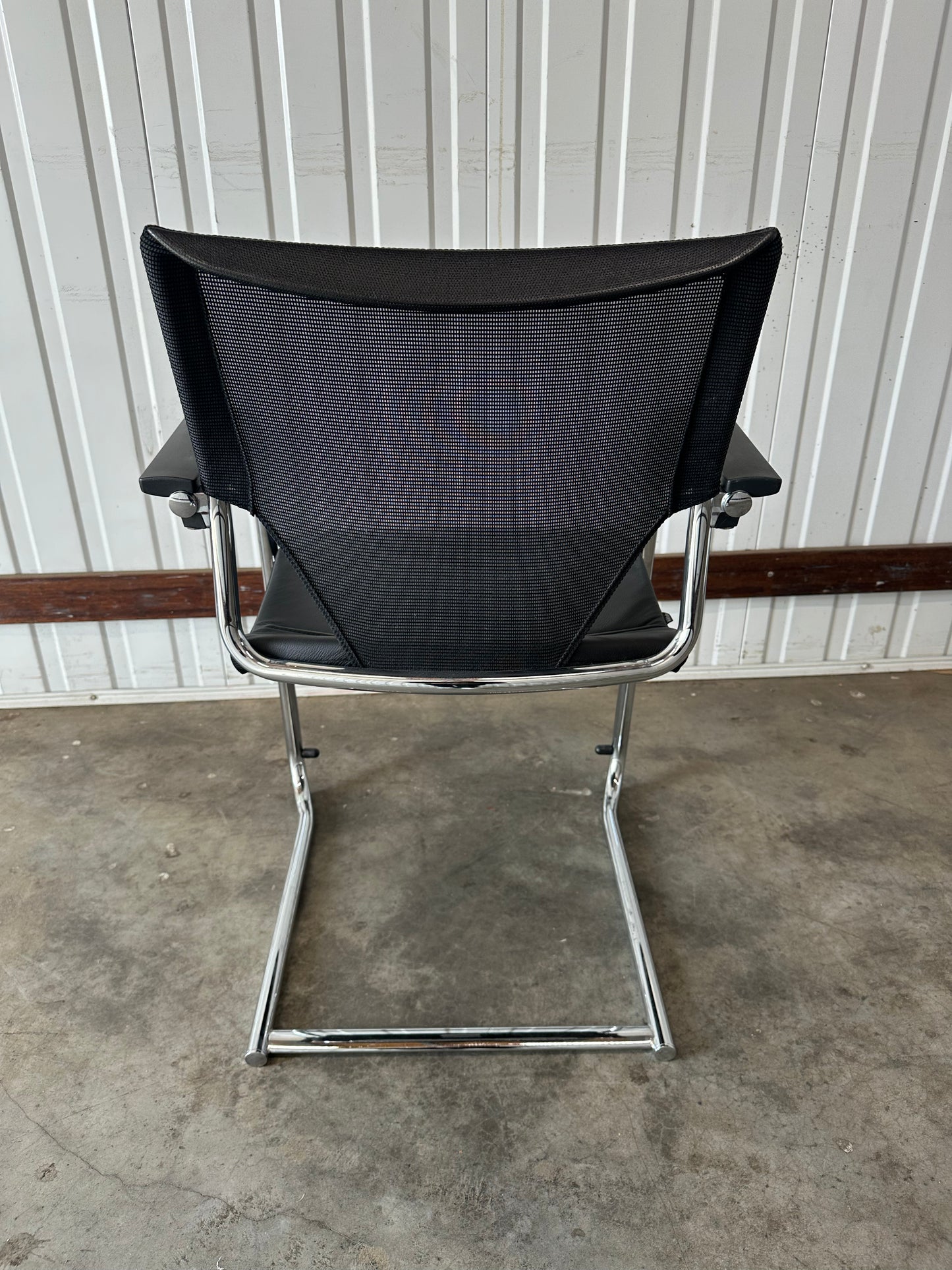 287/81 Modus executive Cantilever chair by Wilkhahn