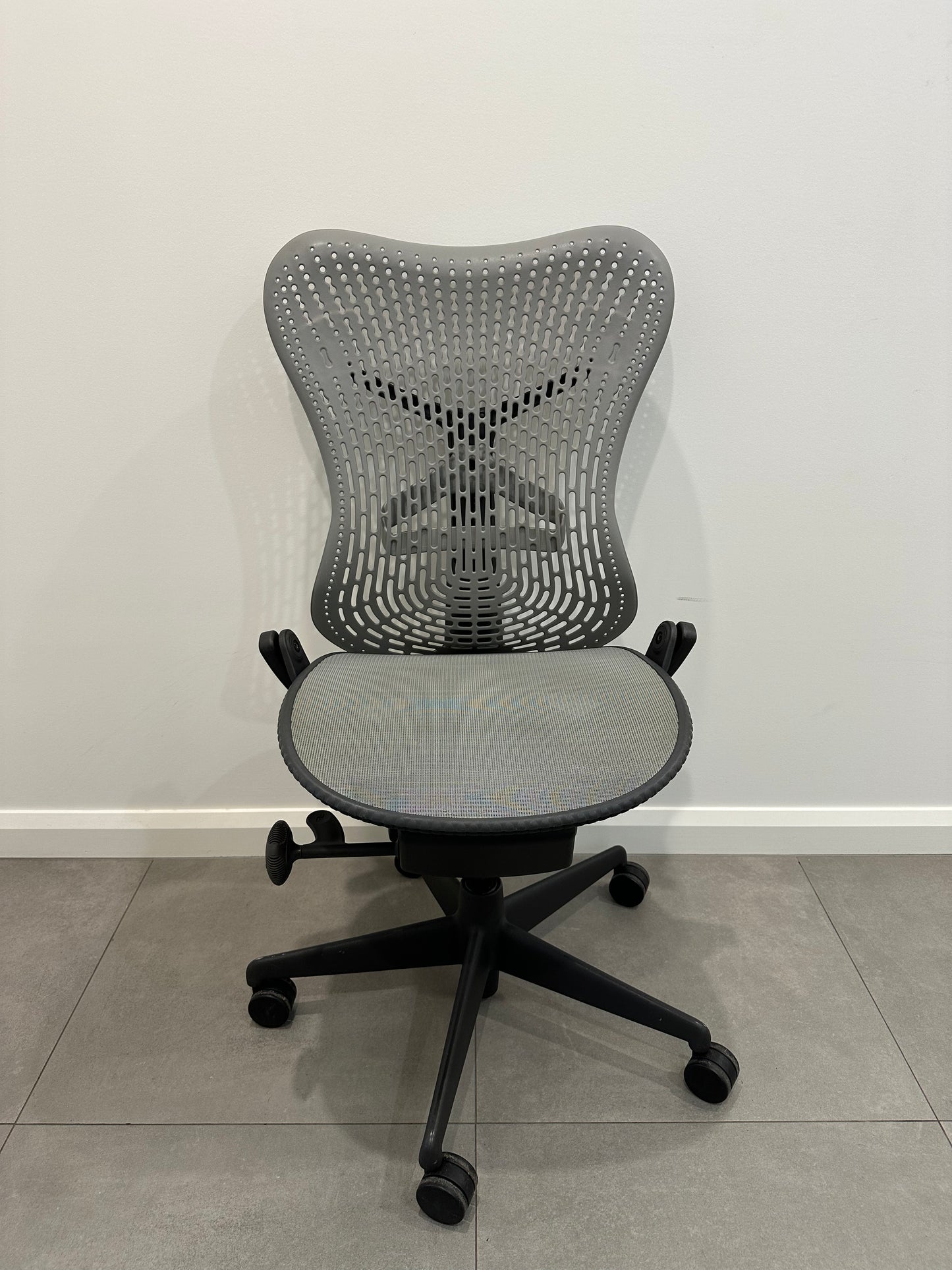 Herman Miller Mirra Office Chair no arms - Grey