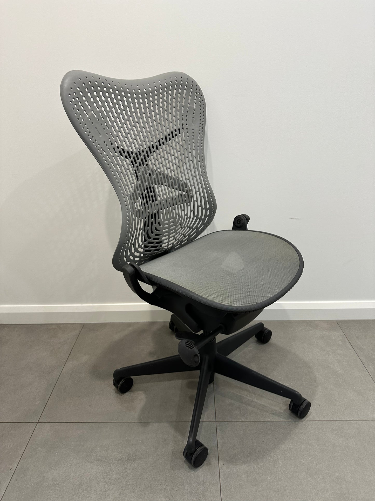 Herman Miller Mirra Office Chair no arms - Grey