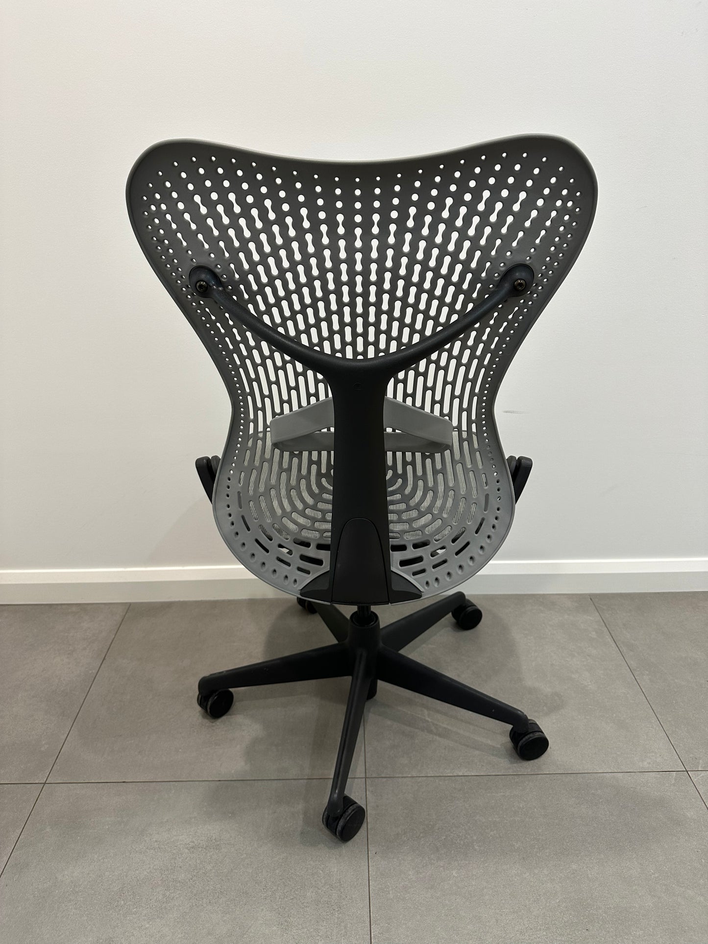 Herman Miller Mirra Office Chair no arms - Grey