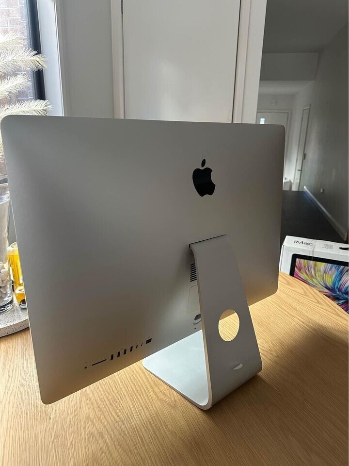 Custom Build 2019 Apple 27 inch iMac 3.6GHz i9 8 Core, 32GB RAM, 8GB Graphics, 1TB SSD