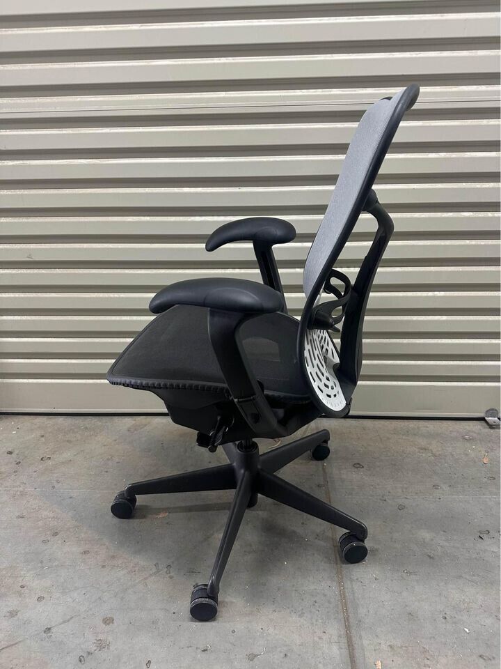 Herman Miller Mirra Office Chair with Armrest, Butterfly Back- Black