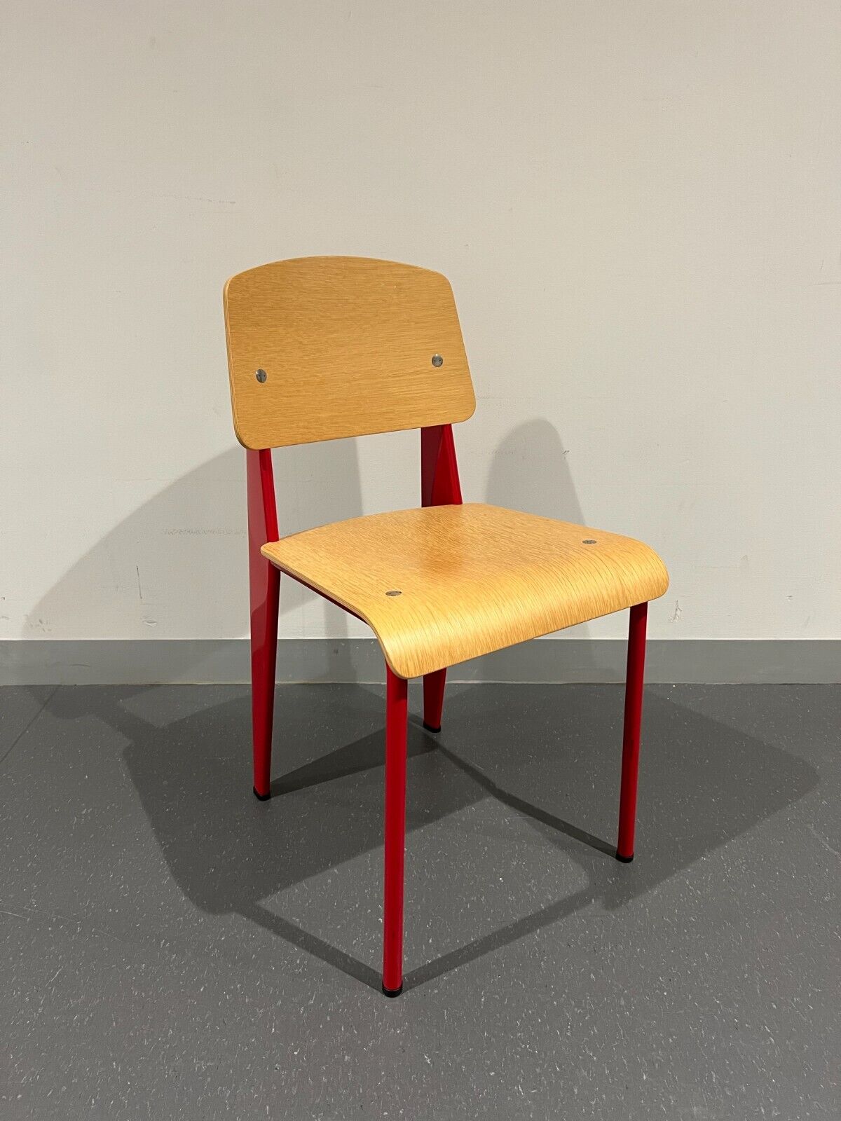 Vitra Standard Chair in Natural Oak, Japenese Red Metal by Jean Prouvé